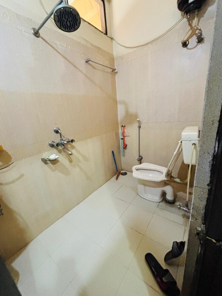 Bathroom, nipania 3.5 Bedroom 3000 Sq.Ft. Independent House In Nipania Indore 9121653