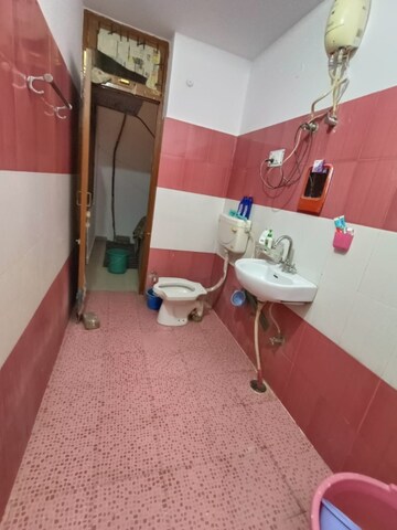 Bathroom in 2 BHK Independent House at Gomti Nagar – for Rent