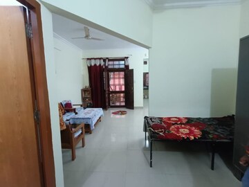 Living Room in 1.5 BHK Independent House at Gomti Nagar – for Rent