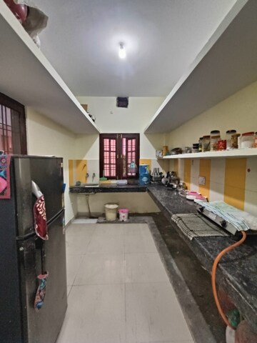 Kitchen in 1.5 BHK Independent House at Gomti Nagar – for Rent