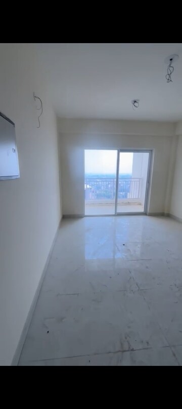 Room in 3 BHK Apartment at VVIP Mangal, Raj Nagar Extension – for Sale