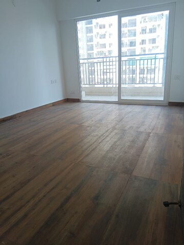 Room in 3 BHK Apartment at Ace Divino, Sector 1 Greater Noida – for Rent