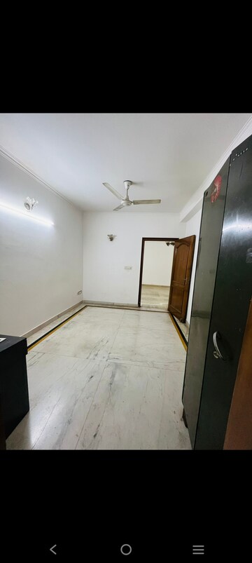 Room in 3 BHK Builder Floor at Saket – for Rent