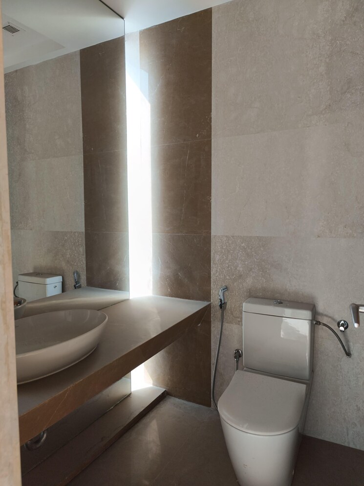 Attached Bathroom, indiabulls-blu 3 Bedroom 1302 Sq.Ft. Apartment In Worli Mumbai 9121811