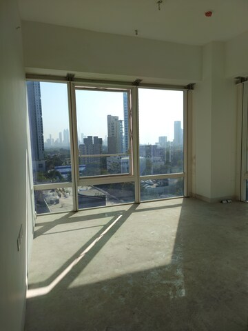 Room in 3 BHK Apartment at Indiabulls Blu, Worli – for Sale