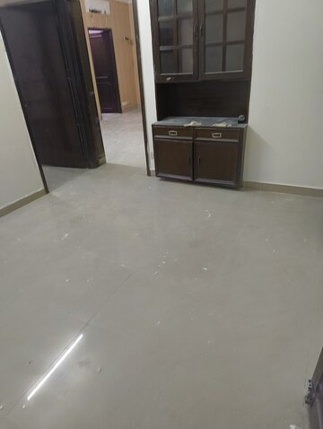 Room in 3.5 BHK Apartment at Vasant Kunj – for Rent