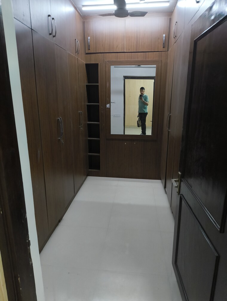 Cupboard, vasant kunj 3.5 Bedroom 2200 Sq.Ft. Apartment In Vasant Kunj Delhi 9121848