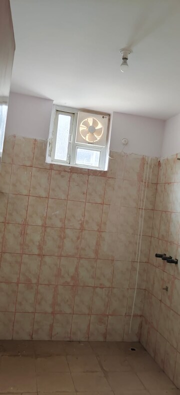 Bathroom in 2 BHK Independent House at Gomti Nagar – for Rent