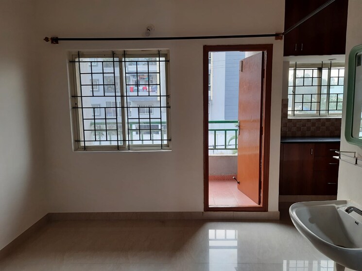 Room, radiant-lake-view 2 Bedroom 1215 Sq.Ft. Apartment In Kr Puram Bangalore 9121844