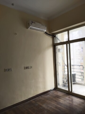 Room in 2 BHK Apartment at Assotech Windsor Court, Sector 78 – for Rent