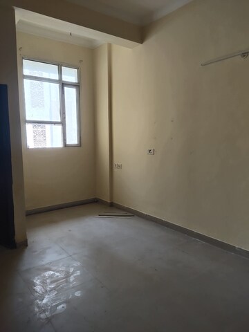 Room in 2 BHK Apartment at Assotech Windsor Court, Sector 78 – for Rent