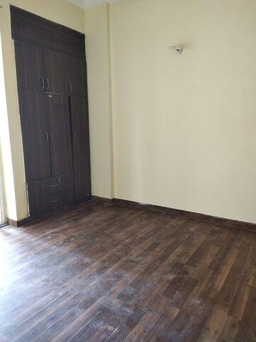 Room in 2 BHK Apartment at Assotech Windsor Court, Sector 78 – for Rent