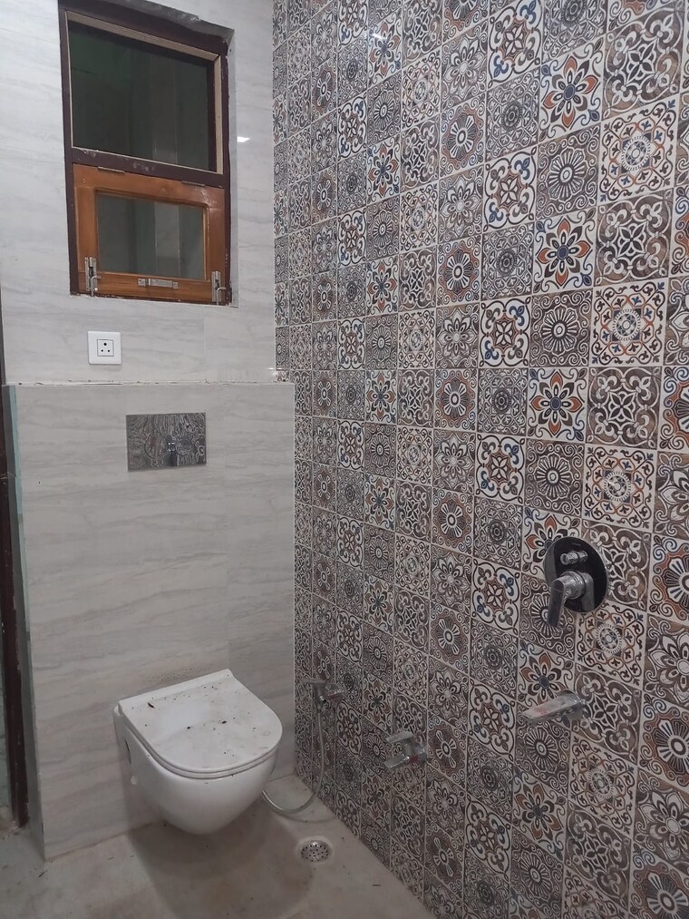 Bathroom, manas nagar 3 Bedroom 1500 Sq.Ft. Independent House In Manas Nagar Lucknow 9121932