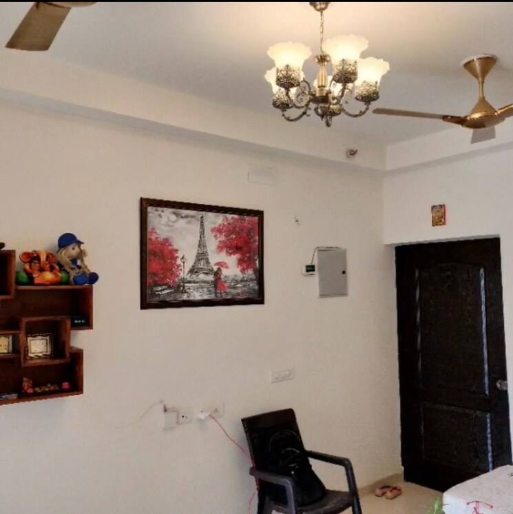 Living Room, maxblis-grand-wellington 1 Bedroom 616 Sq.Ft. Apartment In Sector 75 Noida 9121951