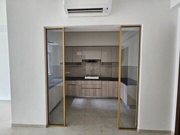 Room in 3 BHK Apartment at Smart World Orchard, Sector 61 – for Rent