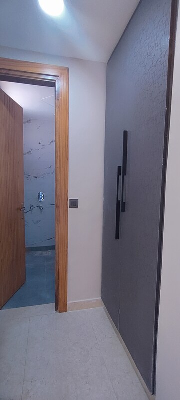 Bathroom in 3 BHK Builder Floor at RPS Palm Drive, Sector 88 – for Sale
