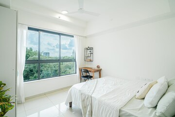 Bedroom in 2.5 BHK Apartment at Shapoorji Pallonji Vicinia, Powai – for Sale