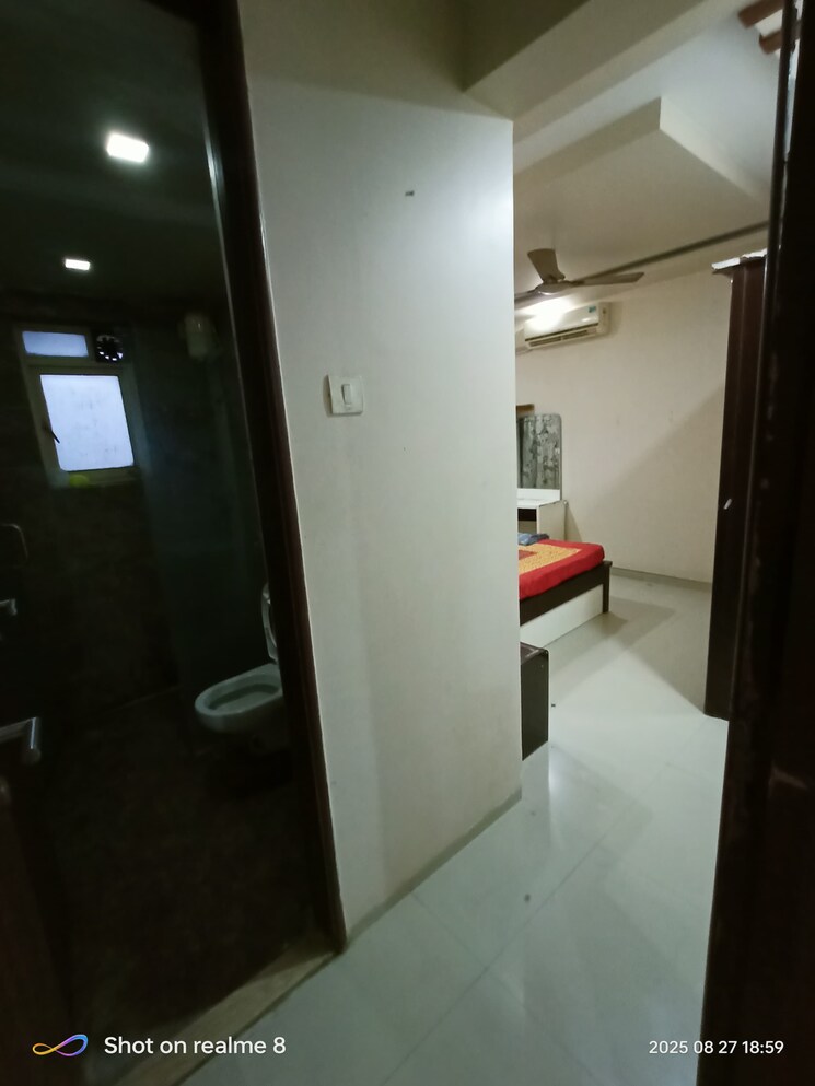 Bathroom, sher-e-punjab 3 Bedroom 1100 Sq.Ft. Apartment In Andheri East Mumbai 9122016