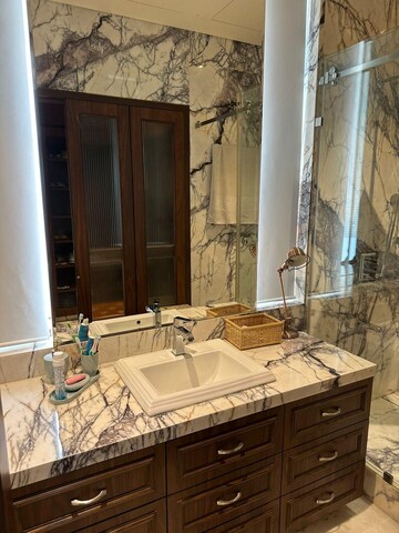 Bathroom in 3 BHK Apartment at Indiabulls Sky, Lower Parel – for Sale