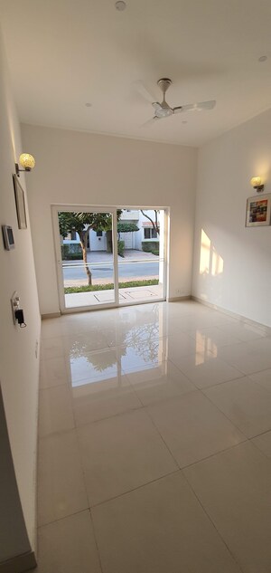 Furnished Amenities in 4 BHK Villa at Paramount Golfforeste Villas, Zeta I Greater Noida – for Sale