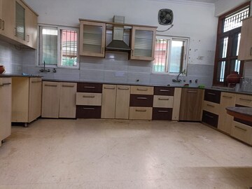 Kitchen in 4 BHK Villa at Sector 50 – for Rent