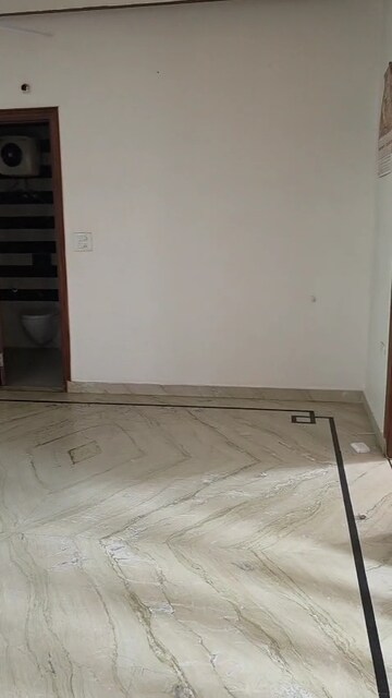Room in 3 BHK Builder Floor at BPTP Parklands, Sector 76 – for Rent