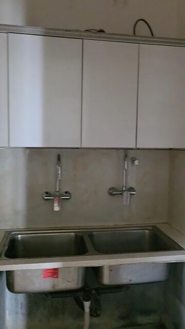Furnished Amenities in 3 BHK Builder Floor at BPTP Parklands, Sector 76 – for Rent