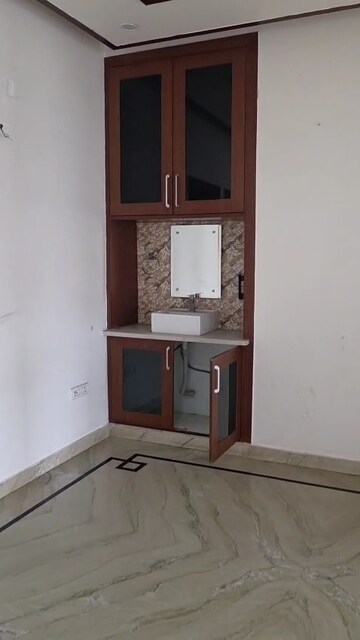 Kitchen in 3 BHK Builder Floor at BPTP Parklands, Sector 76 – for Rent