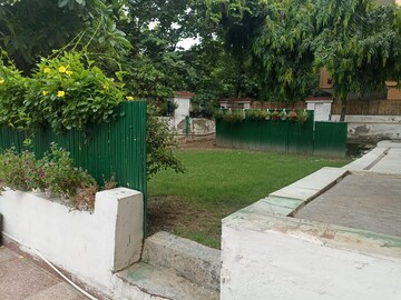 Balcony in 4 BHK Villa at Sector 50 – for Rent