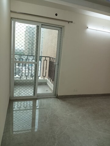 Room in 3 BHK Apartment at SKA Divya Towers, Sector 16 Greater Noida – for Sale