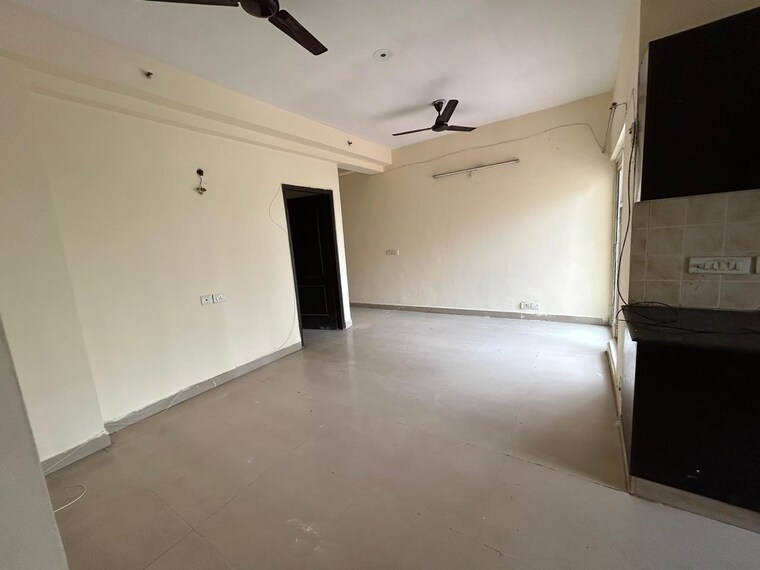 Room, gardenia-golf-city 2.5 Bedroom 1150 Sq.Ft. Apartment In Sector 75 Noida 9122130
