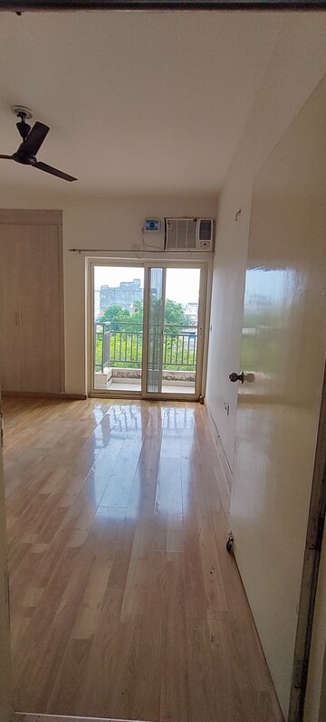 Room in 3 BHK Builder Floor at Puri Aman Vilas, Sector 89 – for Rent