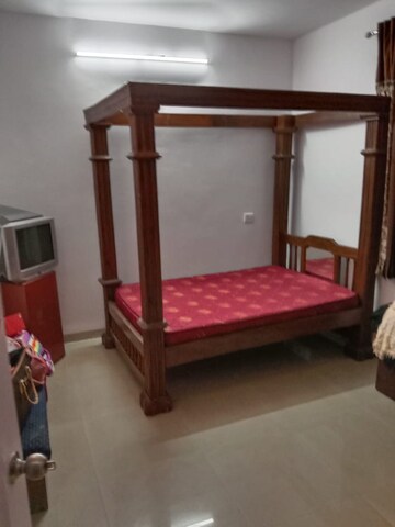 Bedroom in 3 BHK Builder Floor at Rohtas Plumeria, Gomti Nagar – for Rent