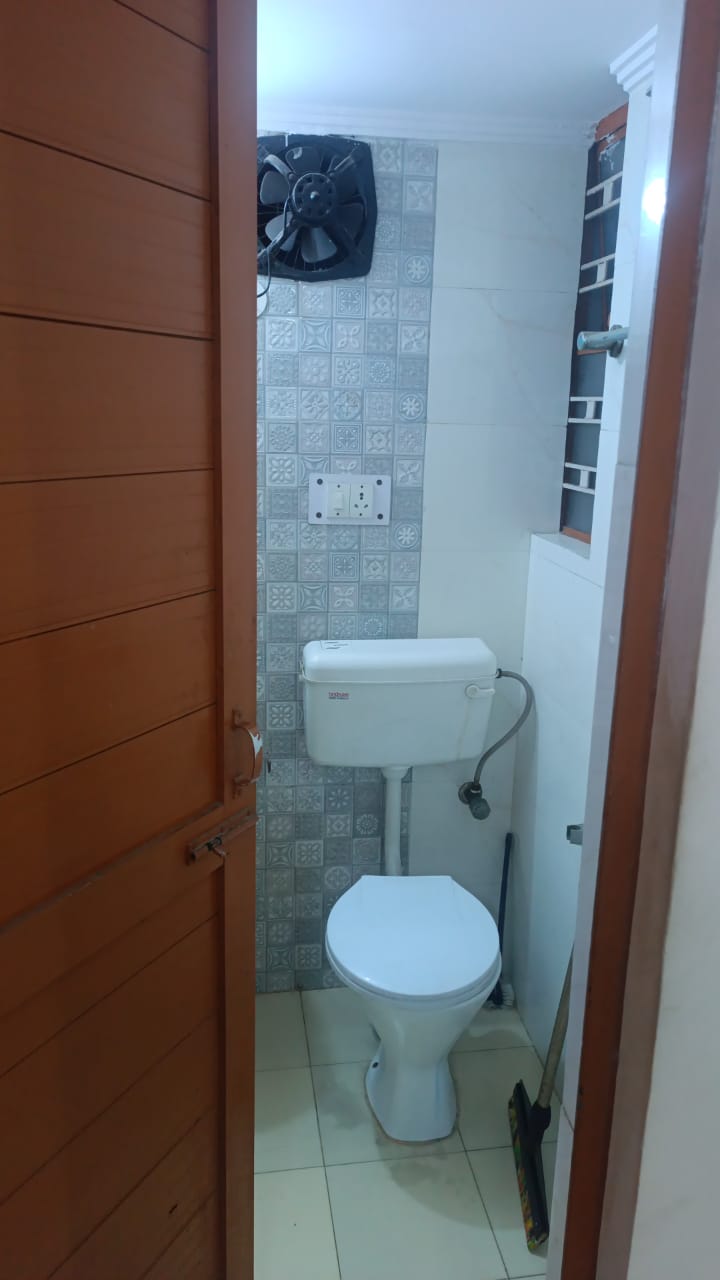 2 BHK Builder Floor For Rent in Chittaranjan Park