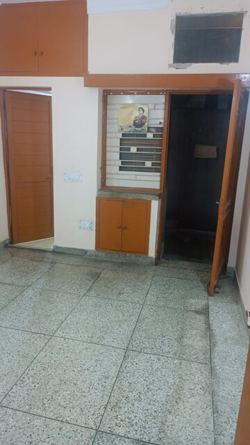Room in 2 BHK Builder Floor at Chittaranjan Park – for Rent