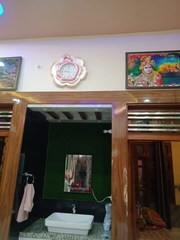 Furnished Amenities in 2 BHK Apartment at Parker White Lily, Sector 8 – for Rent