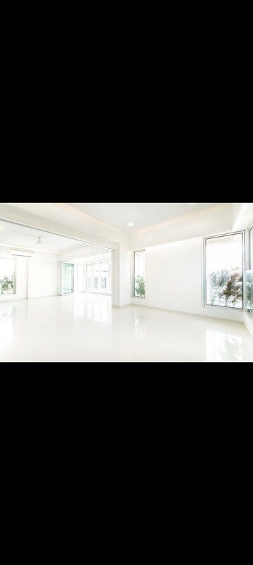 Bedroom in 5 BHK Apartment at Khar West – for Rent