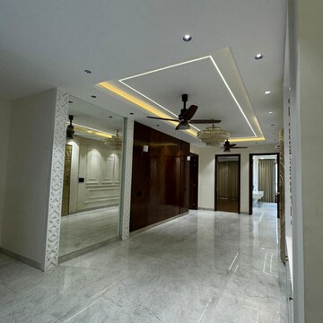Room in 4 BHK Builder Floor at Anant Raj The Estate Residences, Sector 63a – for Sale