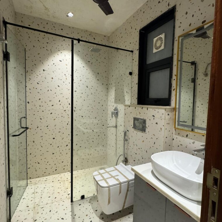 Bathroom, anant-raj-the-estate-residences 4 Bedroom 268 Sq.Yd. Builder Floor In Sector 63a Gurgaon 9122161