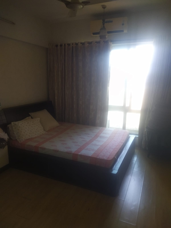 1 BHK + Extra Room Apartment For Rent in Kalpataru Immensa
