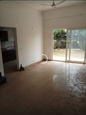 Room in 3 BHK Villa at Paramount Golfforeste Villas, Zeta I Greater Noida – for Sale