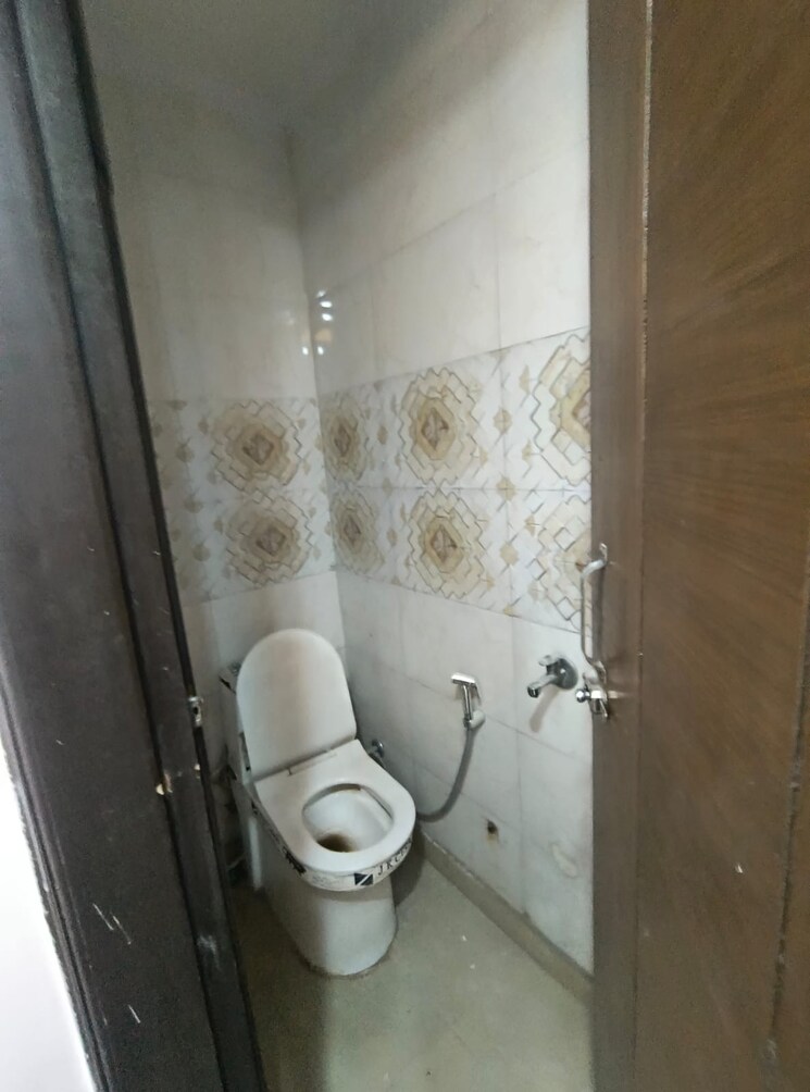 Bathroom, govindpuri 2 Bedroom 550 Sq.Ft. Builder Floor In Govindpuri Delhi 9122190