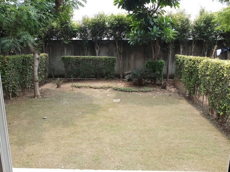 Garden, paramount-golfforeste-villas 3 Bedroom 2185 Sq.Ft. Villa In Zeta I Greater Noida Greater Noida 9122197