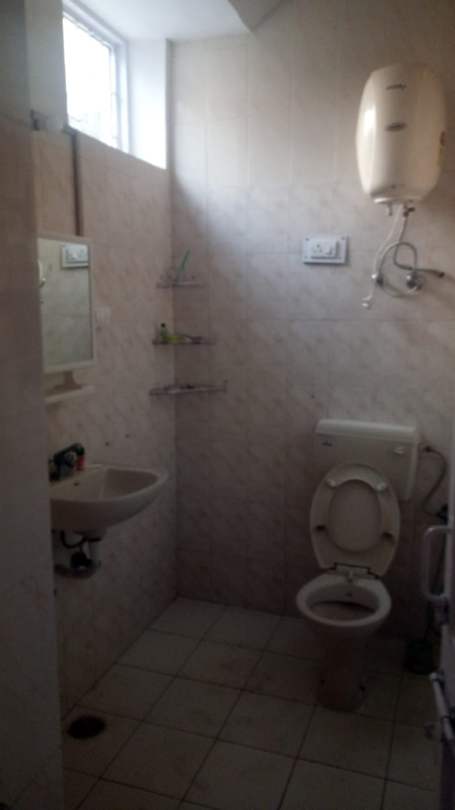 2 BHK + Extra Room Builder Floor For Rent in RWA Apartments