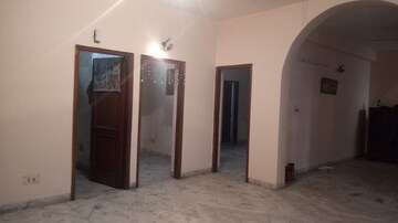 Building Lobby in 2 BHK Builder Floor at RWA Apartments, Sector 31 – for Rent