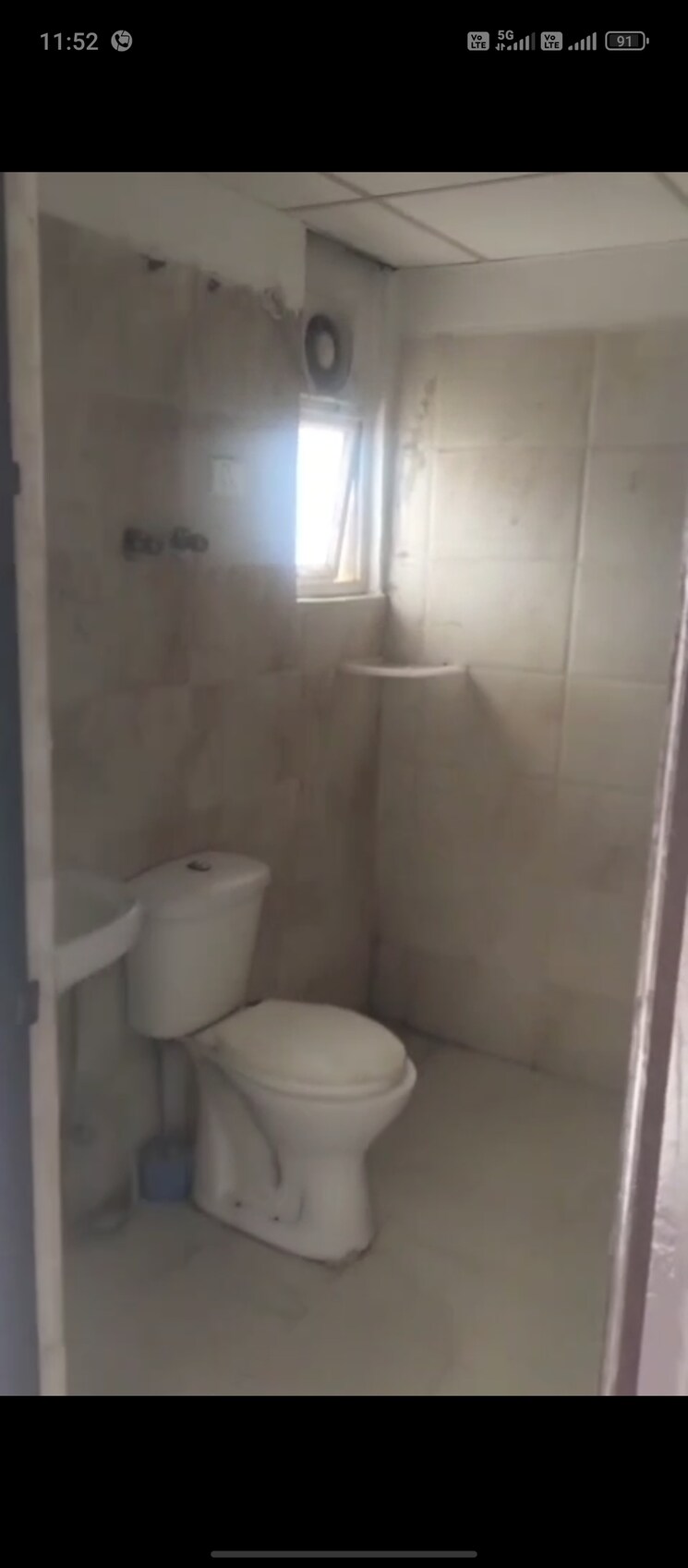 Bathroom, ajnara-le-garden 2.5 Bedroom 1140 Sq.Ft. Apartment In Sector 16b Greater Noida Greater Noida 9122198