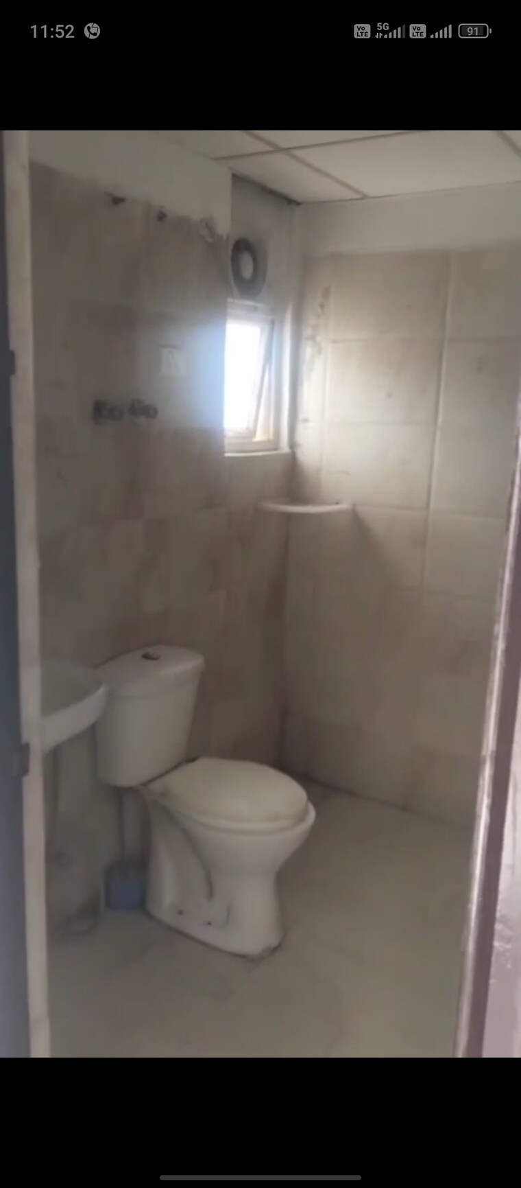 Bathroom, ajnara-le-garden 2.5 Bedroom 1140 Sq.Ft. Apartment In Sector 16b Greater Noida Greater Noida 9122198