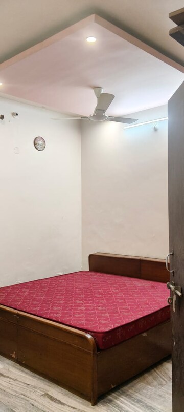 Room in 2 BHK Independent House at Gomti Nagar – for Rent