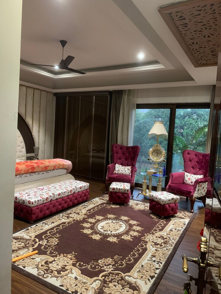 Living Room, rwa-apartments-sector-72 4 Bedroom 450 Sq.Mt. Independent House In Sector 72 Noida 9122196