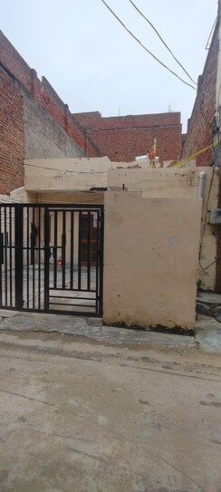 2.5 BHK + Pooja Room Independent House For Sale in Sector 10